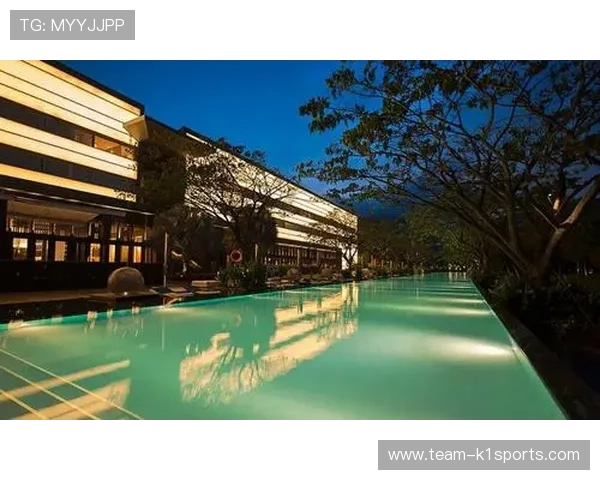 足球球星奢华度假方式揭秘从海岛休闲到豪车出行