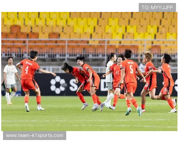 韩国女足球星池笑然：闪耀赛场的青春力量与坚韧拼搏精神